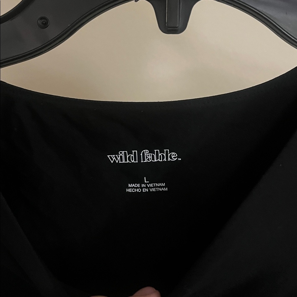 Wild Fable Black Short Sleeve cropped tee shirt - Picture 3 of 6